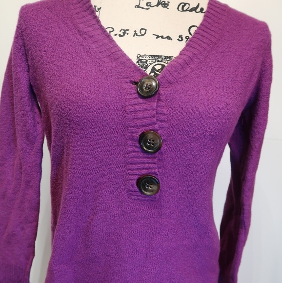 Old Navy Jeweled Purple V-Neck Sweater Medium - Picture 4 of 9